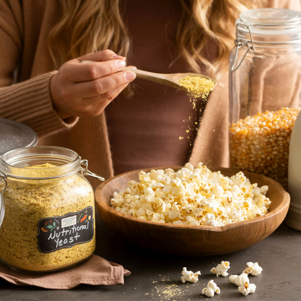 Frontier Co-op Nutritional Yeast, Mini Flakes, 453 g (16 oz) - view 5