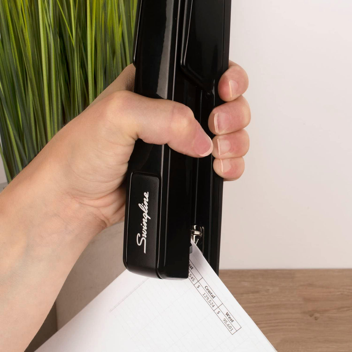 Swingline 747 Classic Stapler, 30 Sheet Capacity, Metal, Black (74701) - view 3