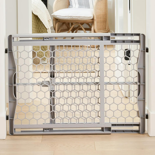 Regalo Extra Wide Plastic Baby Gate, 28-42 Inches