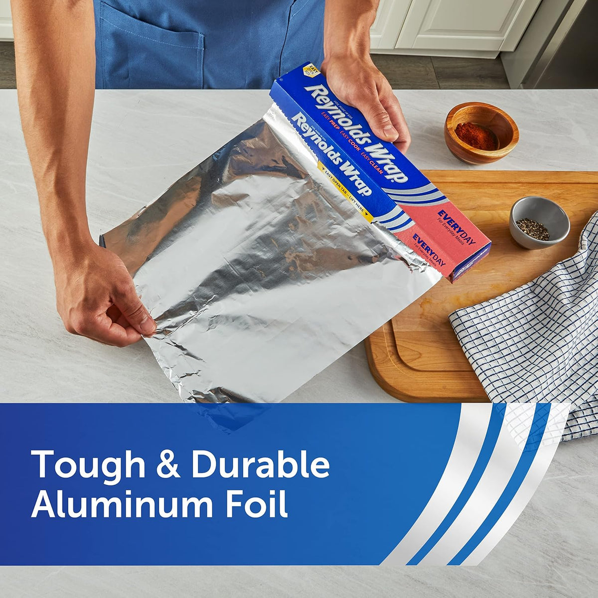 Reynolds Wrap Everyday Strength Aluminium Foil 12 Inch x 200 sq ft Roll - view 4