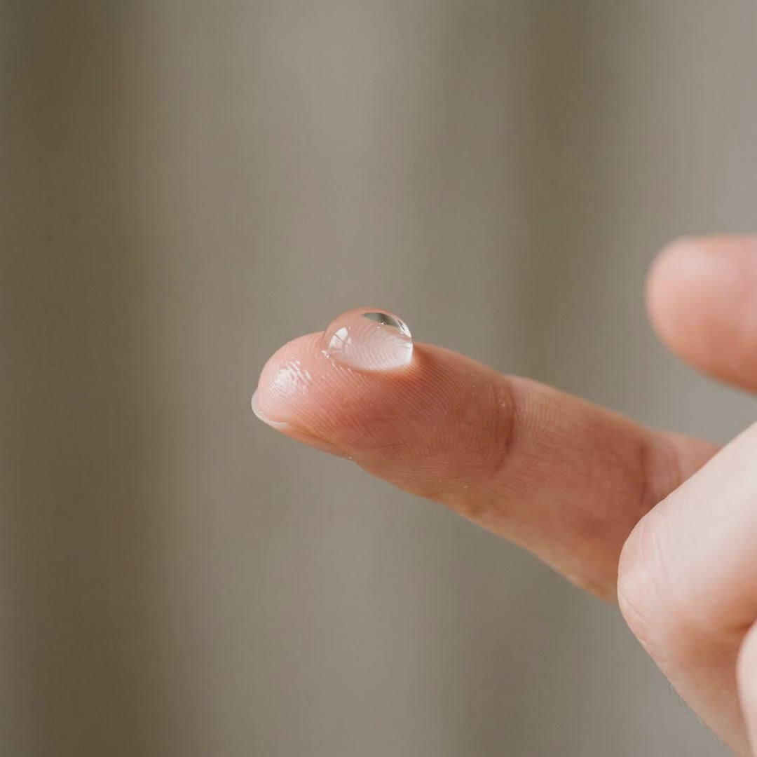 Differin Adapalene Gel 0.1% Acne Treatment: clear gel texture close-up video
