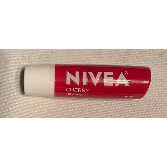 NIVEA Lip Balm Cherry Shine (4.8G), Moisturising Lip Balm Enriched with Natural Oils, Shimmery Lip Gloss for Girls for 24H Hydration, Lip Care with Fruity Cherry Flavour